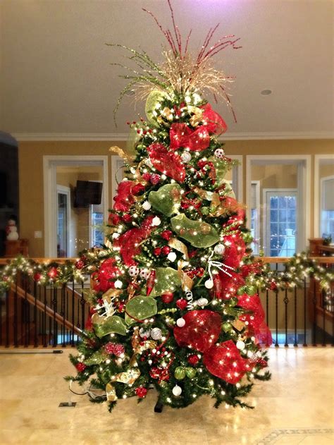 10 Stunning Red Green And Gold Christmas Tree Ideas 2024