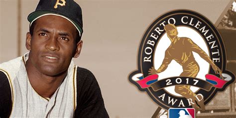 Fans can vote for 2017 Roberto Clemente Award