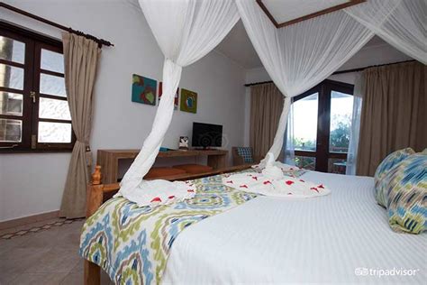 Blue Bay Beach Resort - Blessing Safaris