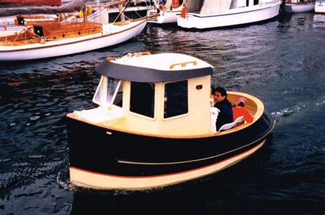 Tasmanian mini tug build | Tug boats, Utility boat, Boat building