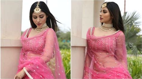 Mouni Roy's blush pink lehenga set is perfect fit for a stunning ...