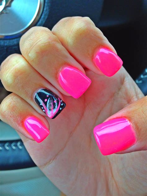 Pink & Black acrylics. Such a pretty design with a neon color. Perfect for summer, also edgy ...