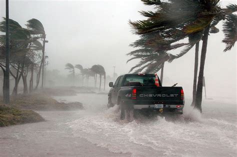 Causes and Effects of Hurricanes | Earth Eclipse