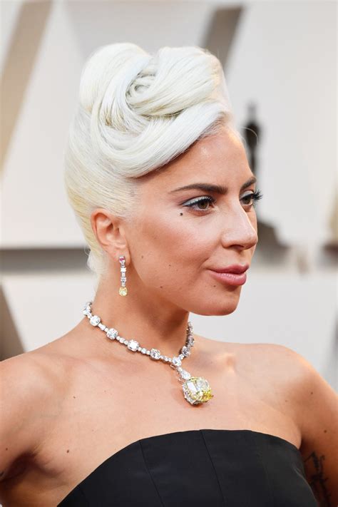 Lady Gaga Oscars 2019: Hair and Makeup Details of Her Red Carpet Look ...