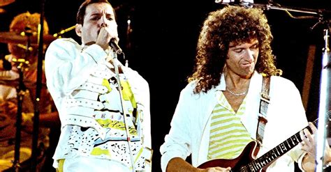 31 Years Ago: Fans Hear Freddie Mercury Sing “Bohemian Rhapsody” For ...