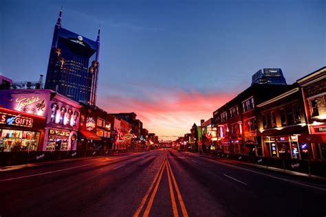 Guide to the Must-Visit Nashville Honky Tonks | GoodNight Stays