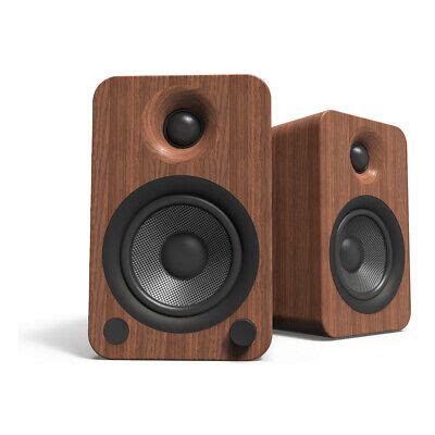 Bookshelf speakers with built in subwoofer