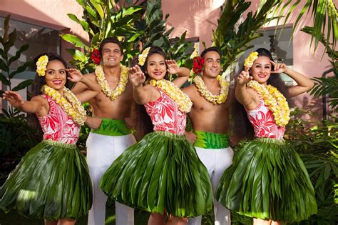 13 emocionantes experiencias de luau en Oahu para familias | Organic Articles