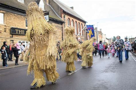 Traditional Straw Bear Festival Takes Place In Whittlesey - Leon Neal ...