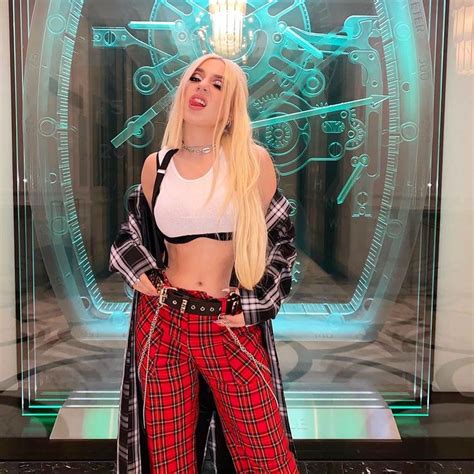 AVA MAX on Twitter | Max singer, Max fashion, Fashion