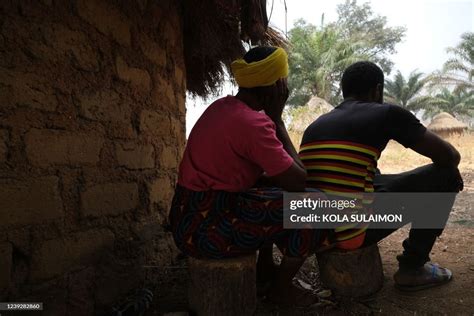 A Cameroonian refugee couple that ran away with dozens of others to a ...