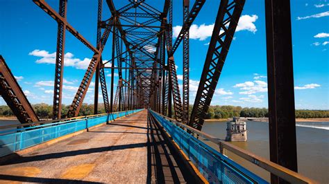 Visiting the Old Chain of Rocks Bridge (Pictures)