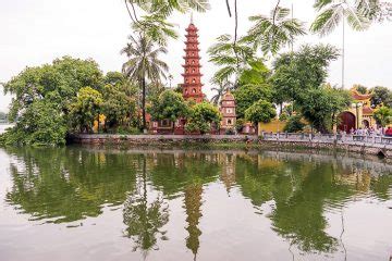 The Temples of Trấn Quốc & Quán Thánh | Hanoi For 91 Days