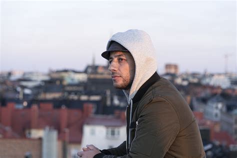 Lebanese-Swedish R&B singer Maher Zain releases 'Antassalam' for Ramadan | Daily Sabah