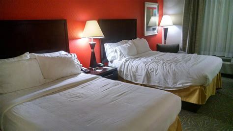 HOLIDAY INN EXPRESS TOLEDO NORTH, AN IHG HOTEL $106 ($̶1̶4̶7̶ ...