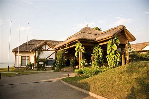 Luxury lodges in queen elizabeth national park - accommodation at queen