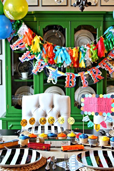 TRAIN BIRTHDAY PARTY | Dimples and Tangles