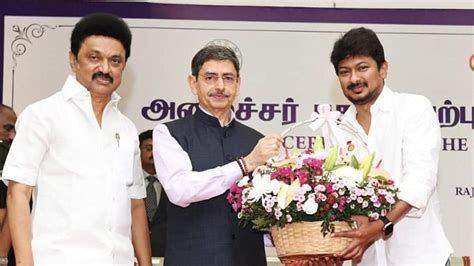 Tami Nadu CM’s son Udhayanidhi Stalin takes oath as minister for sports - TrendRadars India