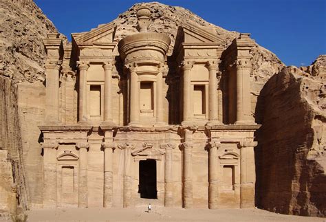 World Visits: Mada'in Saleh, A Historical Place In Saudi Arabia