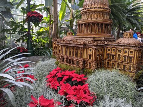 Washington DC Botanic Garden Christmas Exhibit: Season Greenings | Green Vacation Deals