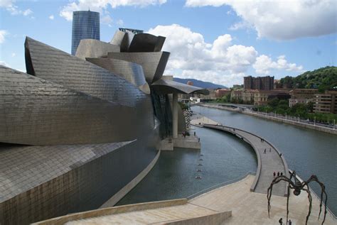 Clássicos da Arquitetura: Museu Guggenheim de Bilbao / Gehry Partners ...