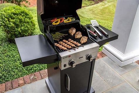 Weber vs. Char-Broil - Gas Grill Comparison & Differences | Wezaggle