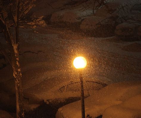 Winter 2010 - 00006 | I love falling snow at night in urban … | Flickr