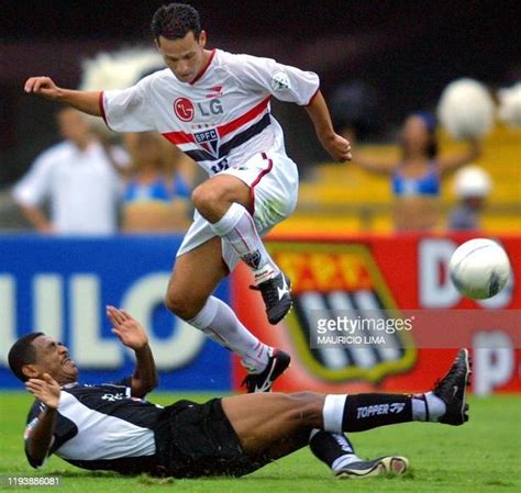 21 Vampeta Of Corinthians Photos & High Res Pictures - Getty Images