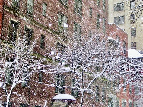 Snowfall in New York Photograph by Hegine Nazarian - Pixels