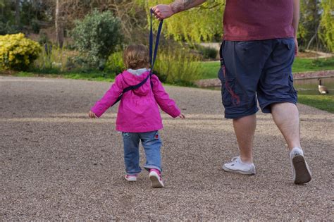 Walking the toddler - a trip to Forty Hall | Wave to Mummy