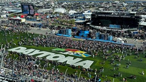 Daytona 500 finish: See William Byron win NASCAR's biggest race after ...