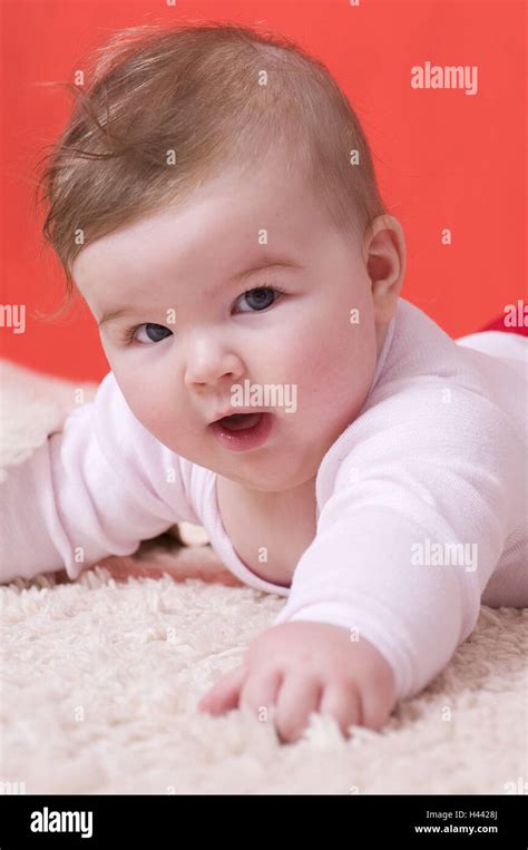 Infant, abdominal position, portrait Stock Photo - Alamy