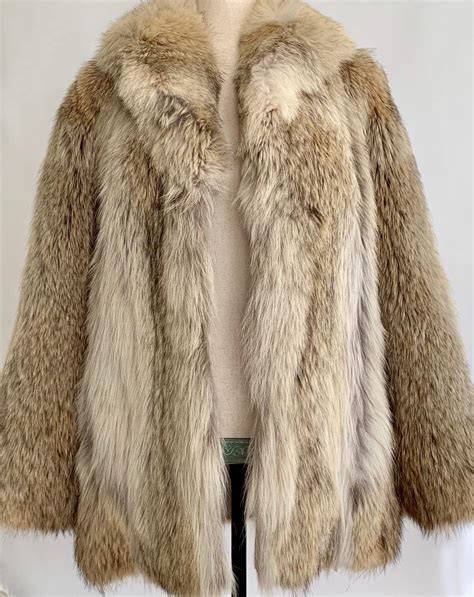 Luxurious Coyote Fur Coat Vintage Freeman Furs Women's Winter Jacket ...