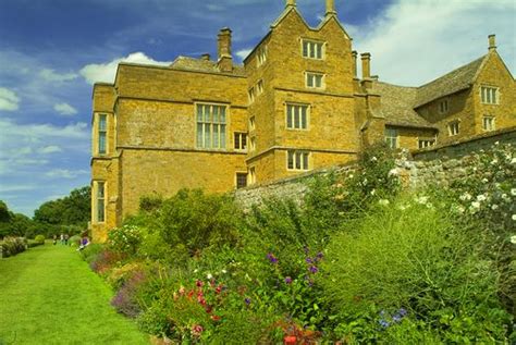 Picture of Broughton Castle and garden, Banbury Oxfordshire