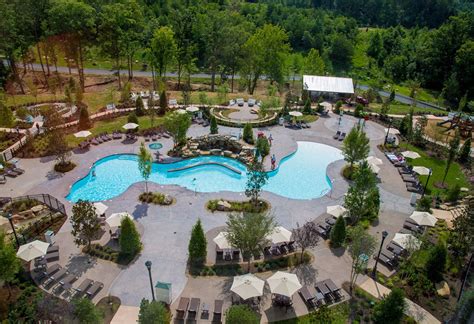 Dollywood’s DreamMore Resort Opens