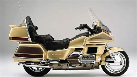 The 2024 Honda Gold Wing Automatic DCT: Setting the Gold Standard in ...