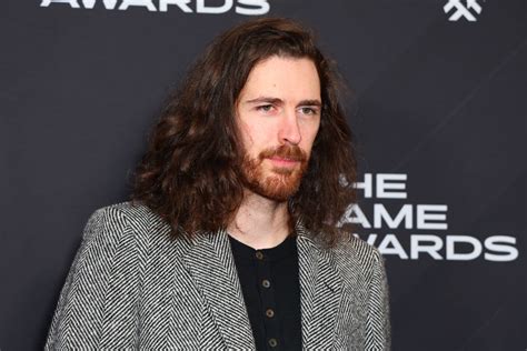 Hozier JUST Released His New Album 'Unreal Unearthed' and It's Giving Us 9 Circles of HEAVEN ...