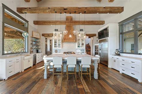 A fresh farmhouse designed with reclaimed timbers in Texas Hill Country | Modern farmhouse ...