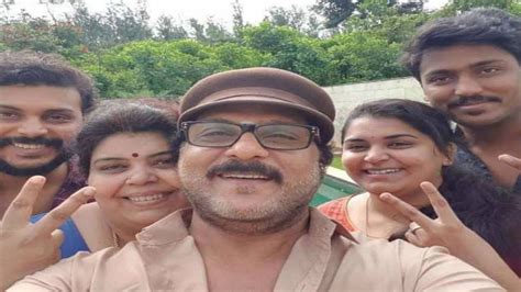 Crazy star Ravichandran with his family | Entertainment News in Kannada | ಕುಟುಂಬದೊಂದಿಗೆ ...