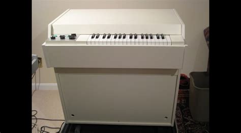 British Giants: The History Of Mellotron. The world's first sampler? - gearnews.com