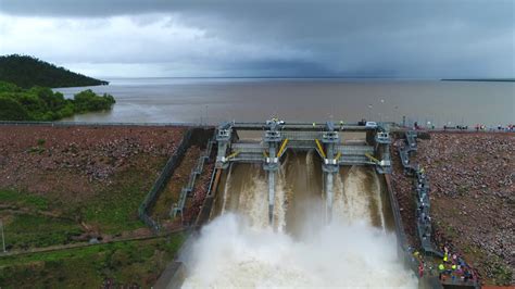 Townsville's worst floods in 100 years Ross River Dam release - YouTube