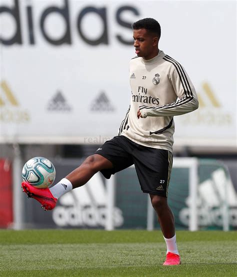 Rodrygo Goes | Real madrid players, Real madrid, Madrid