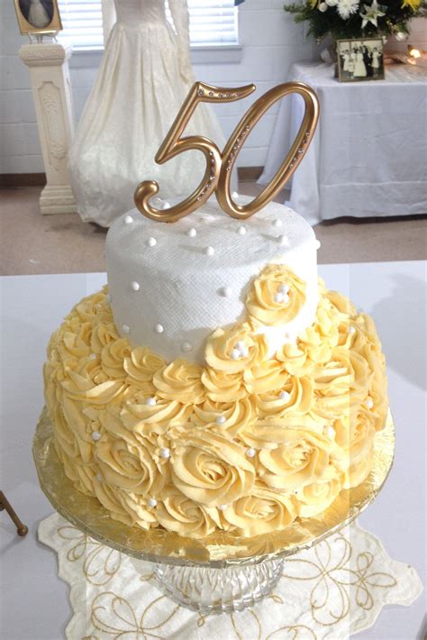 Die 66 besten Bilder von Herz Hochzeitstorte | 50th wedding anniversary cakes, 50th anniversary ...