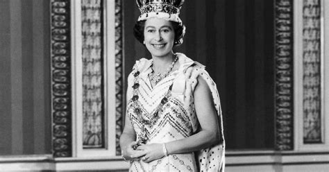 Queen Elizabeth II's influential reign - CBS News