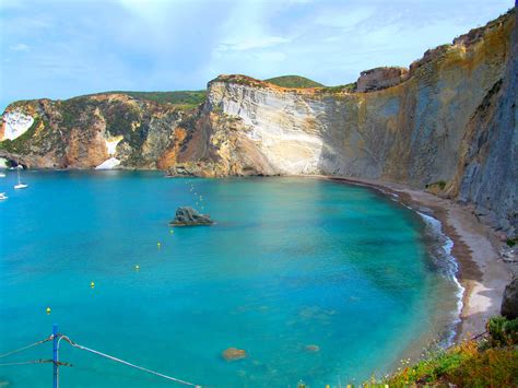 Ponza, Italy | Isola