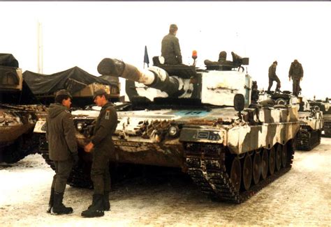 German Leopard 2A4 of PzBtln 123 in winter camo during 1986 Reforger ...