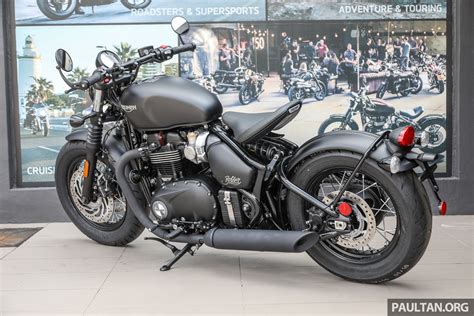 REVIEW: 2018 Triumph Bonneville Bobber Black – muscular retro-styled ...