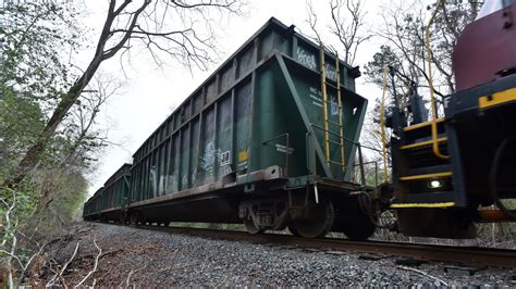 Trash train spewing garbage from SEMASS to waste facility, towns say