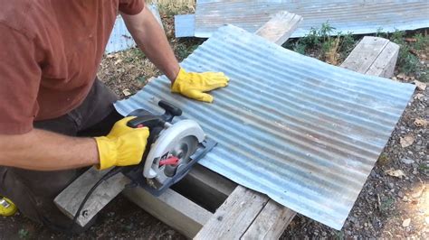 Cutting Metal Roofing With Circular Saw - YouTube