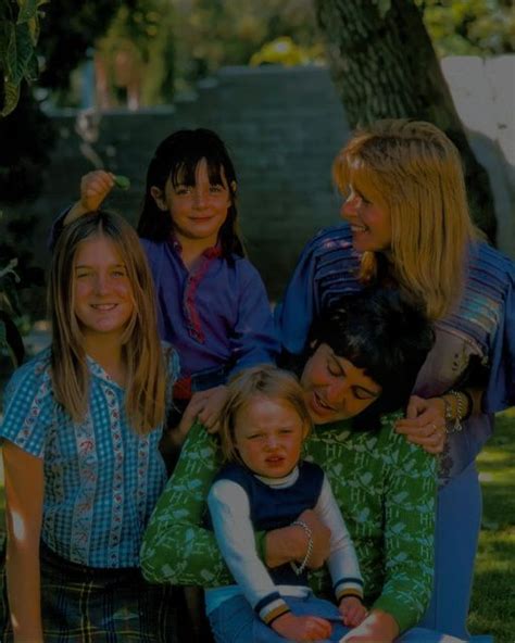 м¢¢αƒαηѕ 🌼 on Instagram: "Paul and Linda McCartney with their daughters ...